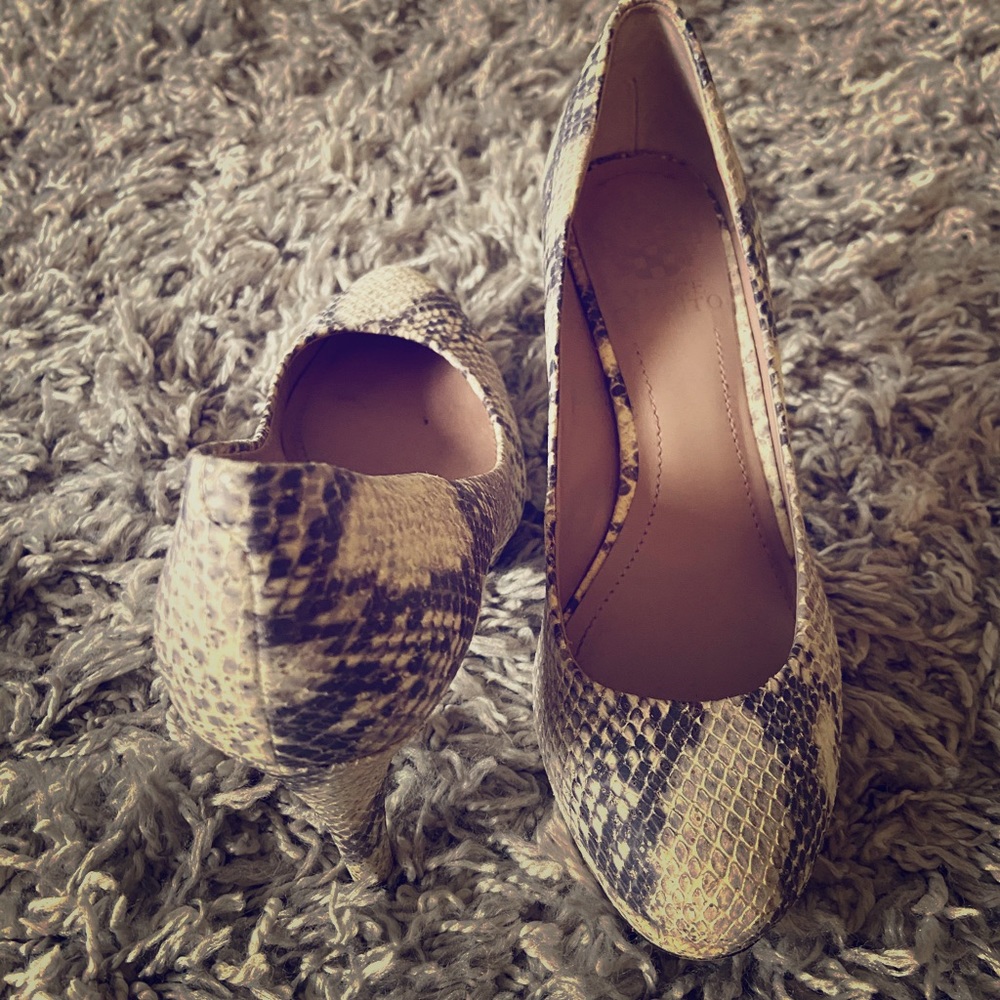 Vince Camuto Pumps